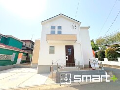 ～ナチュラルでモダンな外観～
・シンプルなホワイトカラーにブリック柄をあしらったナチュラル＆モダンな外観です。
・すっきりと洗練された印象になりますね。
