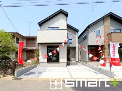 ～ナチュラルでモダンな外観～
・シンプルなホワイトカラーにブリック柄をあしらったナチュラル＆モダンな外観です。
・すっきりと洗練された印象になりますね。