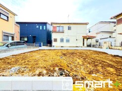 ～ベタ基礎でしっかりとした土台～
・コンクリートの中に鉄筋を配し強度を高めた「ベタ基礎」を採用。
・しっかりとした土台を造ったうえで、その上に建物が築造されていきます。
