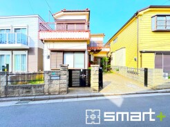 ～閑静な住宅街の立地～
・周辺は閑静な住宅街となっておりますので、静かな暮らしをご実現いただけます。
・前面道路の交通量も多くないので、小さなお子様がいるご家庭でもご安心ですね。
