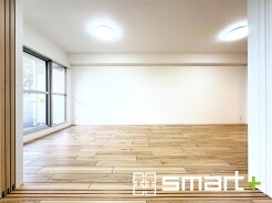 ～オプション施行もお任せください～
・フローリングの変色など劣化を軽減し、水をこぼした場合などにも防いでくれるフロアコーテイングが人気となっております。
・オプション施行もお任せください。
