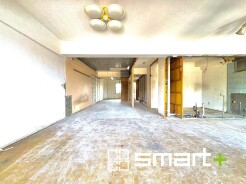 ～リフォーム工事中～
・新規リノベーション物件。システムキッチン、バスルーム、洗面化粧台、トイレ新品交換。