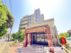 ～堂々とした大型のマンション～
・総戸数の多い大型のマンションですので、外観の迫力もあり誇りに思えるようなお住まいとなっております。
・ぜひ現地でご体感くださいませ。
