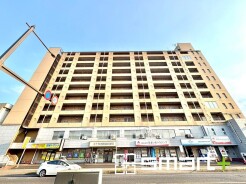 ～人気のマンションが販売開始です～
・お待たせいたしました。「シャトードラぺ」のお部屋が販売開始です。
・資金面のご相談などもお気軽にご相談くださいませ。
