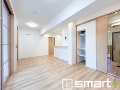 ～リビング収納のあるプラン～
・意外と少ないリビング収納をしっかりとご用意。
・掃除機や買い溜めしたティッシュ、トイレットペーパーなど様々なものが収納可能です。
