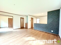 ～余裕の空間が広がるＬＤＫ～
・17帖あるＬＤＫはご家族団らんのお時間を余裕の広さで演出してくれます。
・ご内覧の際は家具の配置などもイメージしながらご覧くださいませ。
