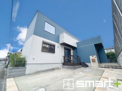 ～新築のように綺麗な外観～
・築年数が経っておりませんので、見た目に古さを感じさせない綺麗な外観となっております。
・リフォームなどに費用が掛からない分、他の部分に予算を回せますよ。

