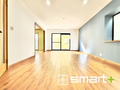 ～ナチュラルな色彩のＬＤＫ～
・自然な風合いの色味で纏められたＬＤＫは家具のコーディネートもしやすくなっております。
・どんなインテリアにするか、考えるだけでも楽しくなりますね。
