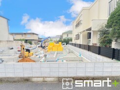 ～完成物件もご案内可能～
・ご案内時には実際の立地に加え、同メーカー・同仕様の完成物件もご案内可能です。
・ぜひ現地と建物をご覧いただき、具体的にイメージしてみてくださいませ。
(１号棟)