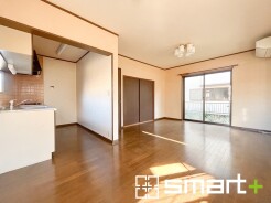 ～余裕の空間が広がるＬＤＫ～
・１４帖あるＬＤＫはご家族団らんのお時間を余裕の広さで演出してくれます。
・ご内覧の際は家具の配置などもイメージしながらご覧くださいませ。
