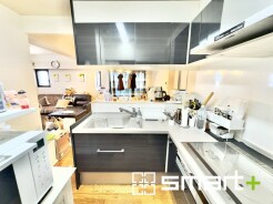 ～ＩＨクッキングヒーター～
・ＩＨは火事のリスク低減に加え、上昇気流が発生しないため換気扇が汚れづらいなどメリット沢山なんです。
・詳細は担当までお問合せ下さいませ。
