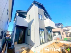 ～ご家族を守る「耐震等級３」～
・住宅性能評価において「耐震等級３」を取得。地震に強い家であることが証明されております。
・倒壊の恐れが低くなりますので、地震保険が半額になるメリットも。
