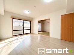 ～余裕の空間が広がるＬＤＫ～
・１１.３帖あるＬＤＫはご家族団らんのお時間を余裕の広さで演出してくれます。
・ご内覧の際は家具の配置などもイメージしながらご覧くださいませ。
