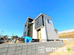 ～完成物件もご案内可能～
・ご案内時には実際の立地に加え、同メーカー・同仕様の完成物件もご案内可能です。
・ぜひ現地と建物をご覧いただき、具体的にイメージしてみてくださいませ。
(４号棟)