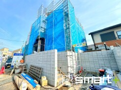 ～ご家族を守る「耐震等級３」～
・住宅性能評価において「耐震等級３」を取得。地震に強い家であることが証明されております。
・倒壊の恐れが低くなりますので、地震保険が半額になるメリットも。
