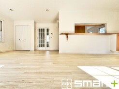 ～リビング収納のあるプラン～
・意外と少ないリビング収納をしっかりとご用意。
・掃除機や買い溜めしたティッシュ、トイレットペーパーなど様々なものが収納可能です。
