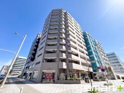 ～堂々とした大型のマンション～
・総戸数の多い大型のマンションですので、外観の迫力もあり誇りに思えるようなお住まいとなっております。
・ぜひ現地でご体感くださいませ。
