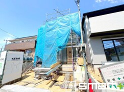 ～完成物件もご案内可能～
・ご案内時には実際の立地に加え、同メーカー・同仕様の完成物件もご案内可能です。
・ぜひ現地と建物をご覧いただき、具体的にイメージしてみてくださいませ。
(1号棟)