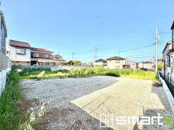 ～余裕のある広々した敷地～
・土地面積はなんと坪。余裕の敷地で余裕のある新生活をお過ごしいただけます。
・ぜひ現地で一度その広さをご体感くださいませ。
(５号棟)
