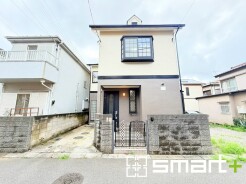 ～綺麗にお使いの外観～
・外観も綺麗にお使いなので、築年数を感じさせない見た目となっております。
・外壁や屋根のリフォームなどをお考えの方もお気軽にご相談くださいませ。
