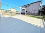 ～ウッドデッキ施工済み～
・ひろびろウッドデッキでは穏やかな時間が流れます。
・お休みの日にはテーブルセットを置いて食事やティータイムも楽しめそうですね。