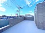 ～スカイバルコニーをご用意～
・開放感溢れる憧れのスカイバルコニー（屋上）をご用意。
・ぜひ現地でその魅力・広さをご体感くださいませ。