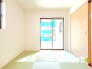 ～使い勝手の良い「和洋室」～
・寝室や趣味のお部屋はもちろん、リビングとも隣接しているためお子様のプレイルーム、お昼寝など用途様々ですね。
・思わず寝ころびたくなる和室は、やはり心も落ちつきますね。