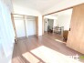 ～リビング横の洋室～
・お子様のプレイルームや趣味のお部屋など、用途様々な洋室6.2帖。
・ゲストルームや寝室にも使えますね。収納付きで２面採光の明るい空間が広がります。
