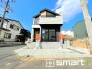～閑静な住宅街の立地～
・周辺は閑静な住宅街となっておりますので、静かな暮らしをご実現いただけます。
・前面道路の交通量も多くないので、小さなお子様がいるご家庭でもご安心ですね。

