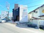 ～十分な広さのある前面道路～
・前面道路は約9.1ｍございますので、お車でのすれ違いも楽々で余計なストレスがかかりません。
・日々お車での移動が多い方には大切なポイントですね。

