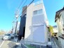 ～明るさを感じる外観～
・外壁は２トーンカラーを採用し、デザイン性に優れた見た目となっております。
・帰宅した際にホッと感じるような飽きのこない外観。ぜひ現地でご確認くださいませ。
