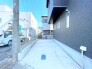 ～駐車場ももちろんございます～
・駐車場もありますので、お車をご利用される方にもお勧めのお住まいです。
・カーポートなどのオプションもお気軽にご相談くださいませ。
