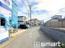 ～閑静な住宅街の立地～
・周辺は閑静な住宅街となっておりますので、静かな暮らしをご実現いただけます。
・前面道路の交通量も多くないので、小さなお子様がいるご家庭でもご安心ですね。
