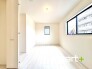 2号棟 ～２面採光の明るいお部屋～
・洋室は２面採光とする事で穏やかな陽の入る明るい空間となっております。
・くつろぎのプライベート時間を明るい空間で穏やかにお過ごしいただけます。
