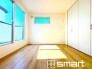 ～２面採光の明るいお部屋～
・洋室は２面採光とする事で穏やかな陽の入る明るい空間となっております。
・くつろぎのプライベート時間を明るい空間で穏やかにお過ごしいただけます。
