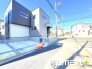 ～閑静な住宅街の立地～
・周辺は閑静な住宅街となっておりますので、静かな暮らしをご実現いただけます。
・前面道路の交通量も多くないので、小さなお子様がいるご家庭でもご安心ですね。
（１号棟）
