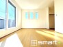 ～２面採光の明るいお部屋～
・洋室は２面採光とする事で穏やかな陽の入る明るい空間となっております。
・くつろぎのプライベート時間を明るい空間で穏やかにお過ごしいただけます。
