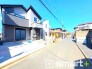 ～閑静な住宅街の立地～
・周辺は閑静な住宅街となっておりますので、静かな暮らしをご実現いただけます。
・前面道路の交通量も多くないので、小さなお子様がいるご家庭でもご安心ですね。

