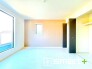 2号棟 ～２面採光の明るいお部屋～
・洋室は２面採光とする事で穏やかな陽の入る明るい空間となっております。
・くつろぎのプライベート時間を明るい空間で穏やかにお過ごしいただけます。
