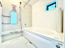 2号棟 ～浴室乾燥機付きの浴室～
・浴室には乾燥機が付いているので雨の日でも洗濯物を干すことが可能です。
・水はけの良い床材など機能面も充実。マイクロバルなどオプションもご相談くださいませ。
