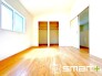 ～収納豊富な洋室～
・各居室に備え付けの収納をご用意。タンスなどを置く場合と比べ出っ張らないので部屋の中を有効のご活用いただけます。
・収納の広さなどぜひ現地でご確認くださいませ。
