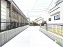 ～駐車場は２台分ご用意～
・セカンドカーや来客時にも困らないカースペース２台分。物置や駐輪スペースなどにも利用できますね。
・カーポートなどのオプションもお気軽にご相談くださいませ。