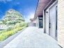 ～デザイン性に優れた玄関～
・モダンなデザインの玄関ドアを採用する事でお住まいの「顔」の印象が大きく変わります。
・毎日帰宅した際に嬉しくなる仕様です。

