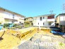 ～閑静な住宅街の立地～
・周辺は閑静な住宅街となっておりますので、静かな暮らしをご実現いただけます。
・前面道路の交通量も多くないので、小さなお子様がいるご家庭でもご安心ですね。
