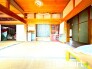 ～２面採光の明るいお部屋～
・和室は２面採光とする事で穏やかな陽の入る明るい空間となっております。
・くつろぎのプライベート時間を明るい空間で穏やかにお過ごしいただけます。
