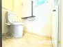 ～やはり便利なタンク式トイレ～
・最近はタンクレストイレもございますが、タンク式の場合は停電時もお水を流すことが可能。
・故障時なども比較的費用が安くなるなど、メリットが多くなります。
