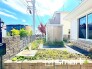～広々したお庭のある邸宅～
・余裕の敷地には広いお庭もご用意。
・ガーデニングや安らぎの空間として、倉庫を置いたりと様々な活用が可能です。
・人工芝の敷設などもお気軽にご相談くださいませ。
