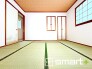 ～「和みの部屋」和室をご用意～
・ゴロンと寝転がったり、お子様のいるご家庭ではお子様を寝かしつけたり、などご活用いただける和室をご用意。
・やはり畳の香りは心が落ち着きますね。
