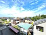 ～バルコニーからの眺望～
お部屋の延長として、外の空気を感じながらリラックスできるスペースをご提供。
朝のコーヒーや夕方の読書にぴったりです。
周囲の景色や夕日を楽しむことも魅力のひとつです。
