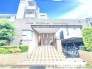 ～管理の行き届いたエントランス～
・お住まいの「顔」でもあるエントランス。管理会社の方でしっかりと管理されております。
・ぜひ現地でご体感くださいませ。
